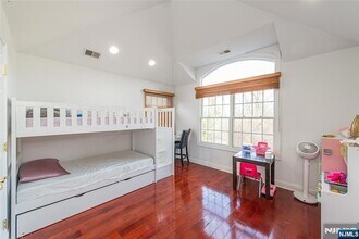 115 Kensington Ln, Unit 196 in Livingston, NJ - Foto de edificio - Building Photo