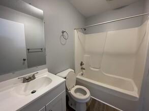 304 Stone Creek Dr in Goshen, IN - Building Photo - Building Photo