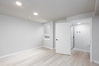 Clara Apartments in Seattle, WA - Building Photo - Interior Photo