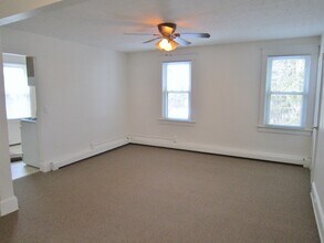 54 Prospect Ave in Westwood, NJ - Foto de edificio - Building Photo