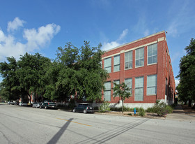 Live Oak Lofts in Houston, TX - Foto de edificio - Building Photo