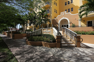 La Hacienda in the Gables in Coral Gables, FL - Building Photo - Building Photo