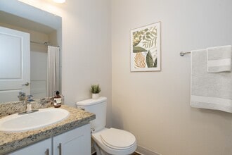 Rocklin Manor Apartments in Rocklin, CA - Foto de edificio - Building Photo