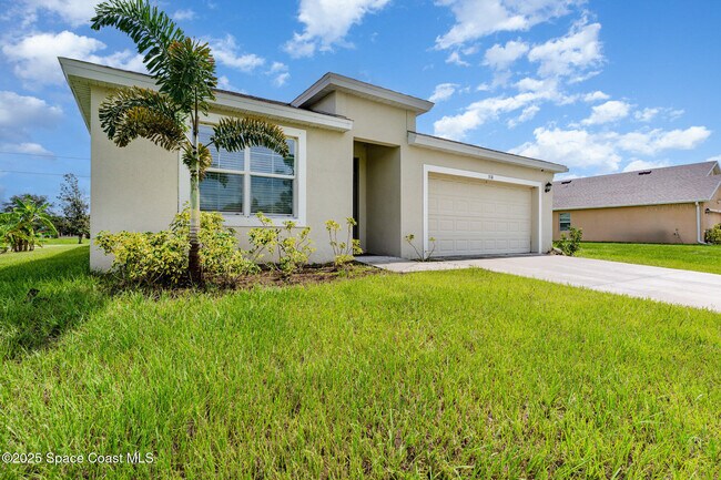 318 Hammock Rd SE in Palm Bay, FL - Building Photo - Building Photo