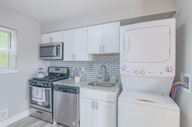 Mt. Arlington Gardens Apartment Homes in Mount Arlington, NJ - Foto de edificio - Building Photo