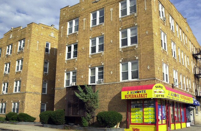 Florance Court in East Orange, NJ - Foto de edificio - Building Photo