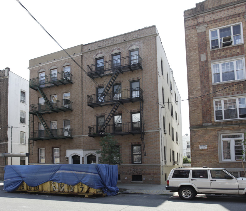 830 43rd St in Brooklyn, NY - Foto de edificio
