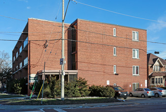 1741 Bayview Ave in Toronto, ON - Building Photo - Building Photo