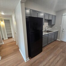 221 Sweet St in Cave City, AR - Building Photo - Building Photo