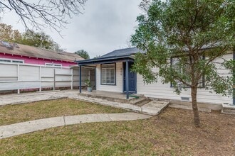 808 NW 20th St in San Antonio, TX - Building Photo - Building Photo
