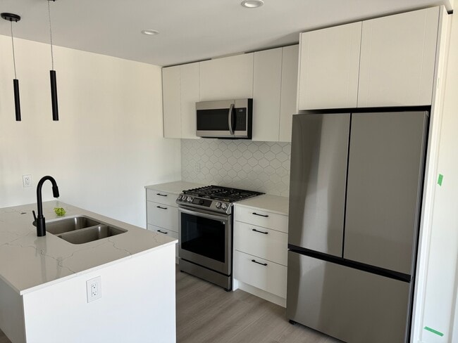 20077 84 Av in Langley, BC - Building Photo - Building Photo