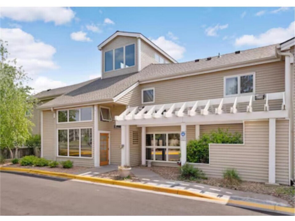 1390 Carling Dr in St. Paul, MN - Foto de edificio