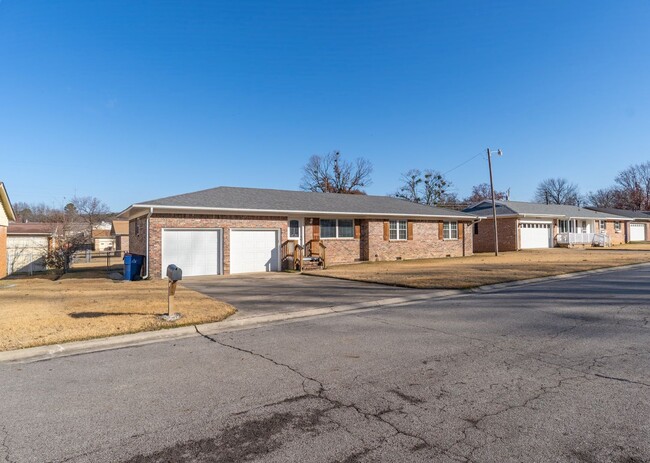 1511 Houston St in Fort Smith, AR - Foto de edificio - Building Photo