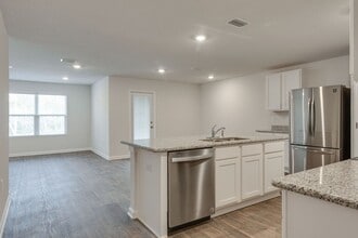 5614 Tristan Ct in Milton, FL - Building Photo - Building Photo