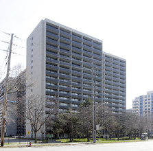 Burlington Towers in Burlington, ON - Building Photo - Building Photo