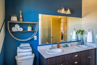 Simon's Mill Apartments in Edgewood, WA - Foto de edificio - Building Photo