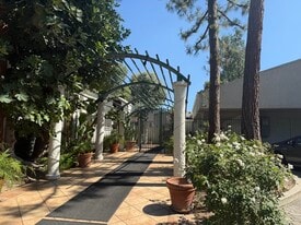 20134 Leadwell St, Unit Led 270 in Winnetka, CA - Building Photo