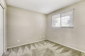 921 E Campus Dr in Tempe, AZ - Building Photo - Building Photo