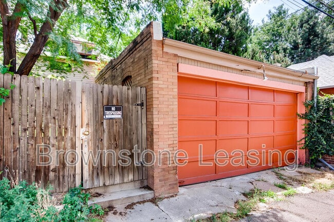 property at 1035 N Marion St