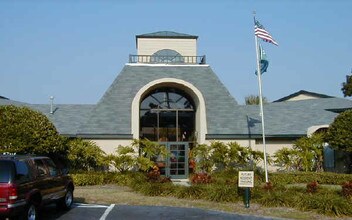 Bella Vista Sailwinds On Lake Seminole in Largo, FL - Foto de edificio - Building Photo