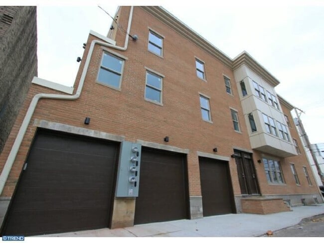 property at 2549 Grays Ferry Ave