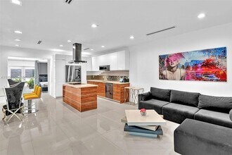 1000 10th St in Miami Beach, FL - Foto de edificio - Building Photo