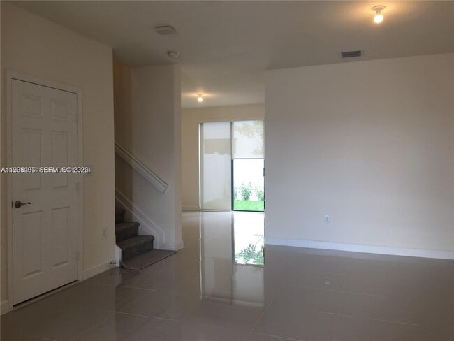 10323 W 34th Ln in Hialeah, FL - Building Photo - Building Photo