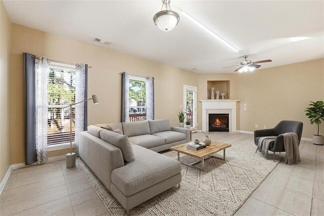 6199 Thorncrest Dr in Tucker, GA - Building Photo - Building Photo