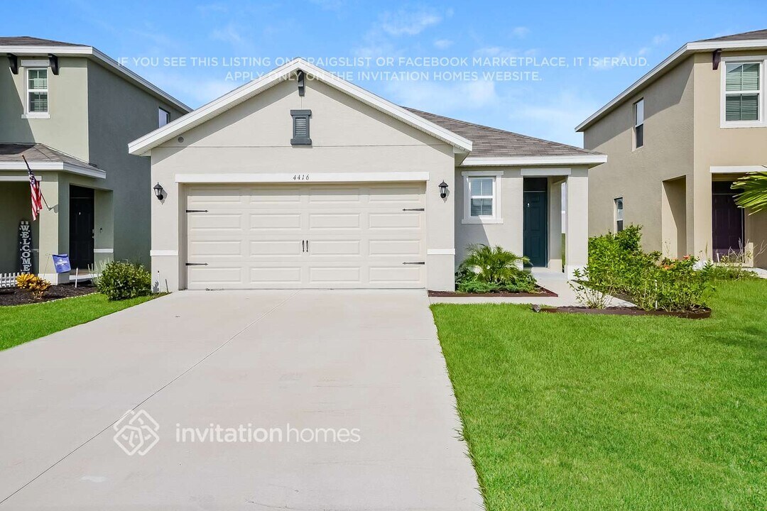 4416 Willow Hammock Dr in Palmetto, FL - Building Photo