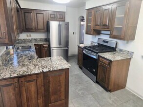 1276 NE 52nd Ave in Des Moines, IA - Building Photo - Building Photo