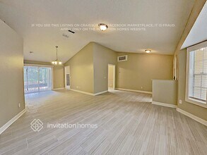 1925 River Crossing Dr in Valrico, FL - Building Photo - Building Photo