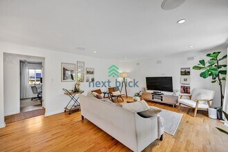 4715 6th Ave NW in Seattle, WA - Building Photo - Building Photo
