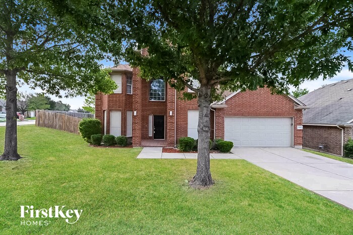 8606 Granville Dr in Dallas, TX - Foto de edificio