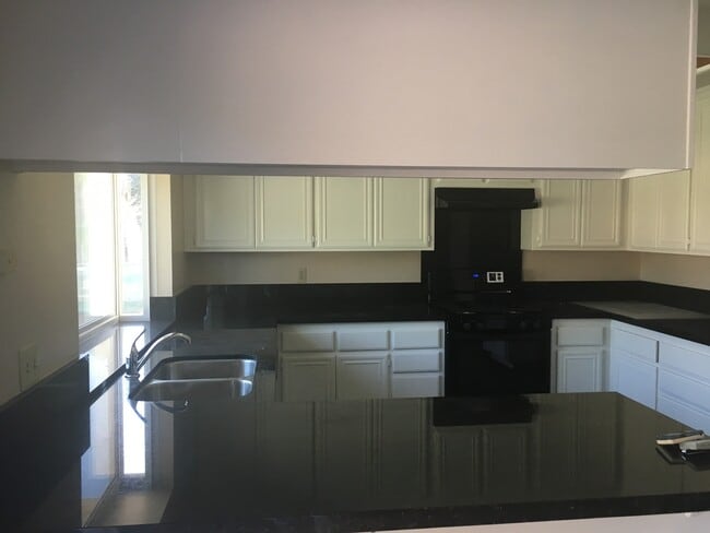 901 Brandywine Ln in Corona, CA - Building Photo - Building Photo