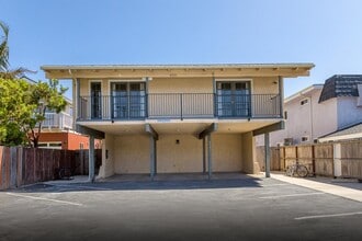 6521 Del Playa Dr in Goleta, CA - Building Photo - Primary Photo