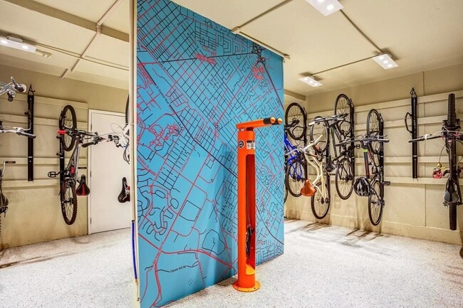 Parker Palo Alto in Palo Alto, CA - Foto de edificio - Building Photo