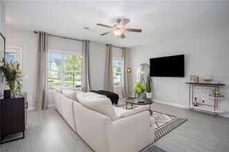 1961 James Red Moore Blvd in Atlanta, GA - Building Photo - Building Photo