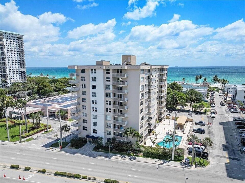 1401 S Ocean Dr, Unit 301 in Hollywood, FL - Building Photo