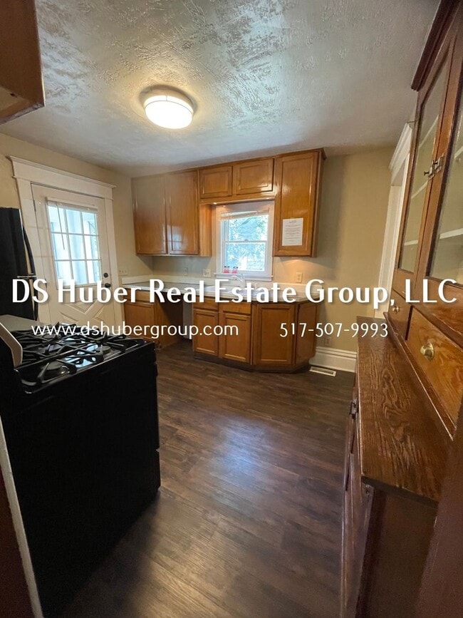 132 S Magnolia Ave in Lansing, MI - Building Photo - Building Photo