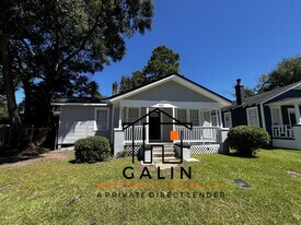 410 W 62nd St in Savannah, GA - Building Photo