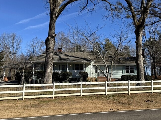 5485 Union Church Rd in Flowery Branch, GA - Building Photo - Building Photo