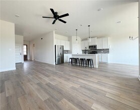 5930 Eldora Dr in College Station, TX - Foto de edificio - Building Photo