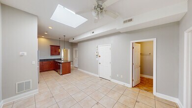 1226 Saint Paul St, Unit 2 in Baltimore, MD - Building Photo - Building Photo