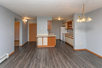 Royal Court Apartments in Fargo, ND - Building Photo - Interior Photo