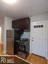 2909 N Mildred Ave, Unit 2 in Chicago, IL - Foto de edificio - Building Photo