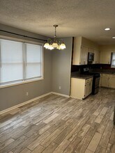 1042 Live Oak Dr in Hinesville, GA - Building Photo - Building Photo