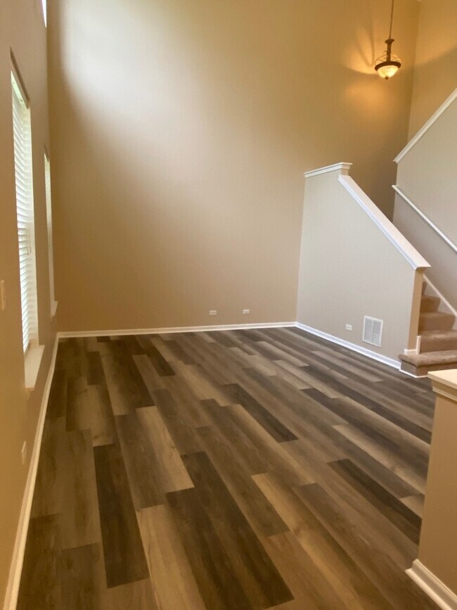 2297 Georgetown Cir in Aurora, IL - Building Photo - Building Photo