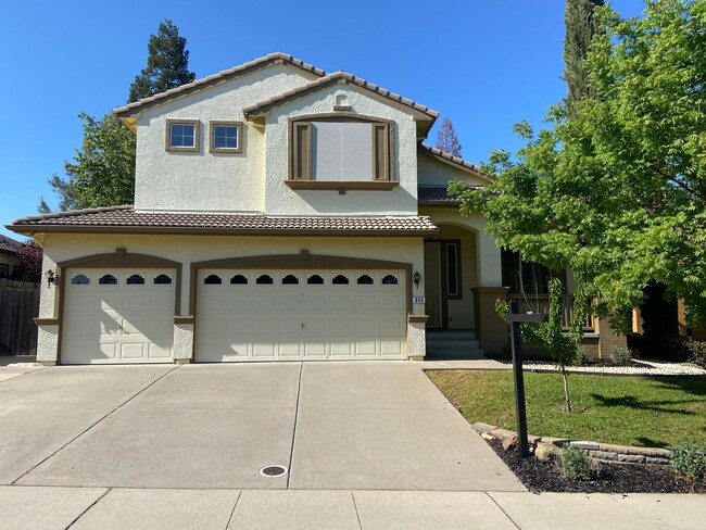 845 Densmore Way