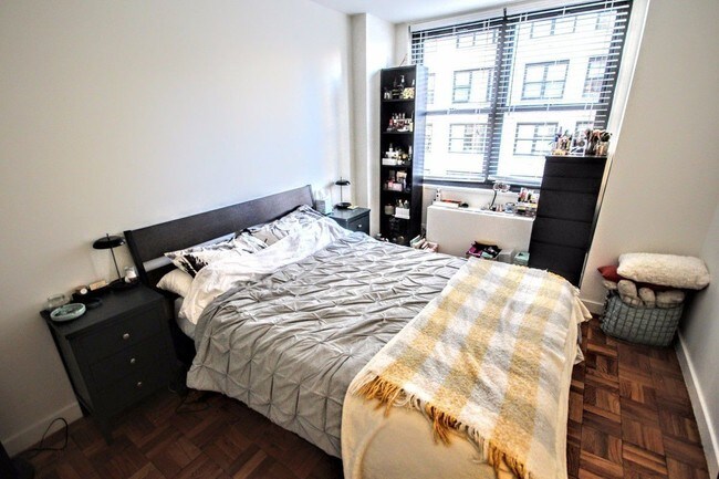 333 E 49th St-Unit -6 in New York, NY - Foto de edificio - Building Photo