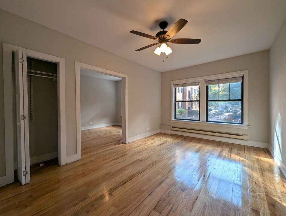 628 W Cornelia Ave, Unit 2e in Chicago, IL - Foto de edificio